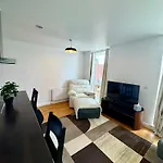 Spacious & Serene 2 Bed, Sleeps 6 With Canal View And Underground Parking